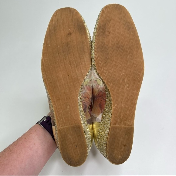 VINTAGE Roberto Capucci Gold Floral Embroidered Metallic Espadrille Wedges Shoes - Picture 11 of 13